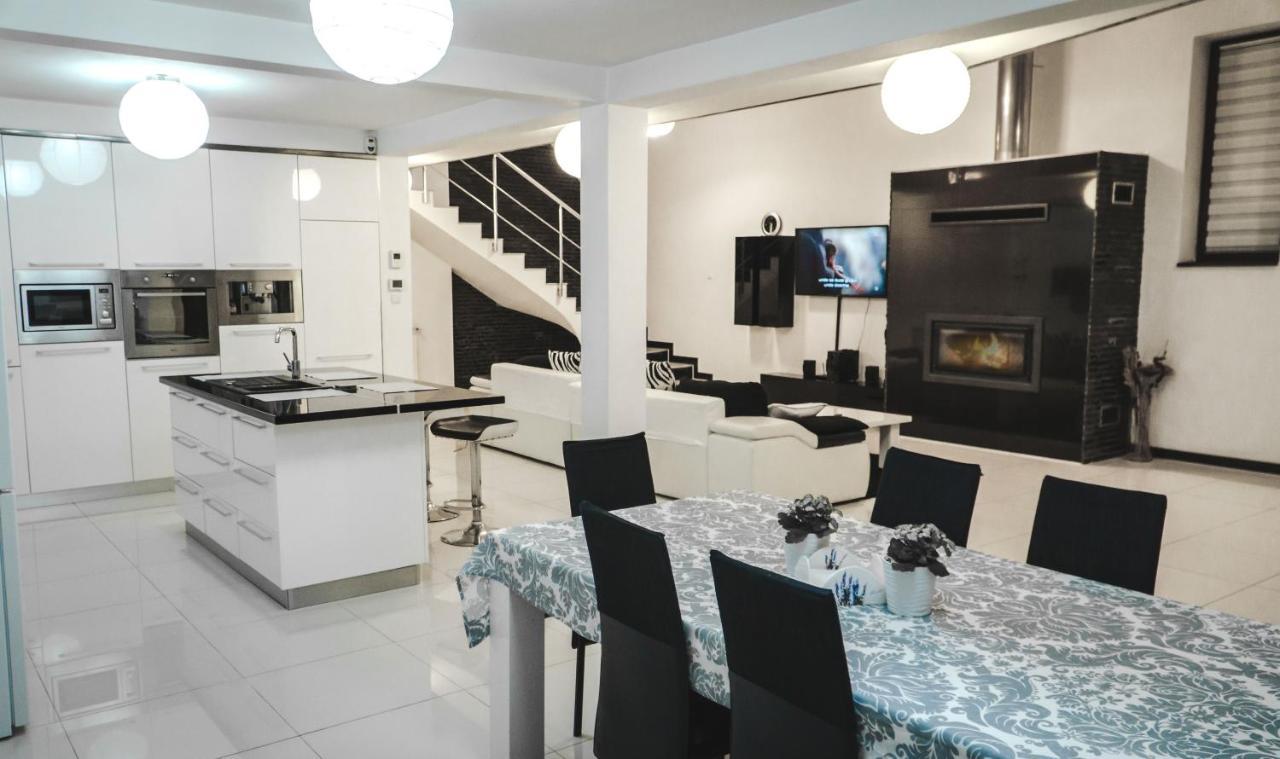 Vila Carolina Apulum Villa Alba Iulia Exterior foto